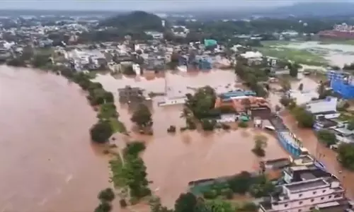 चक्रवात अरनाब का कहर: ओडिशा में भूस्खलन से तबाही, 13 लोग लापता, गांव में मची चीख-पुकार चक्रवात अरनाब का कहर: ओडिशा में भूस्खलन से तबाही, 13 लोग लापता, गांव में मची चीख-पुकार