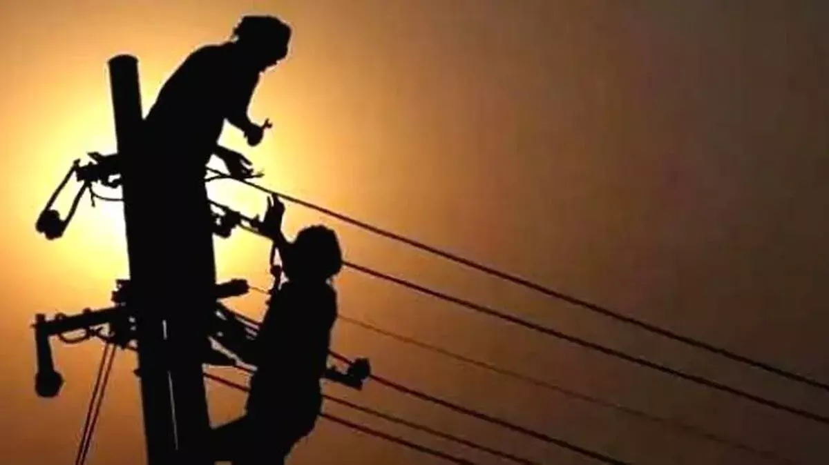 KSEB का जागरूकता अभियान: बिजली बचाने में जुटेंगे स्कूल KSEB का जागरूकता अभियान: बिजली बचाने में जुटेंगे स्कूल
