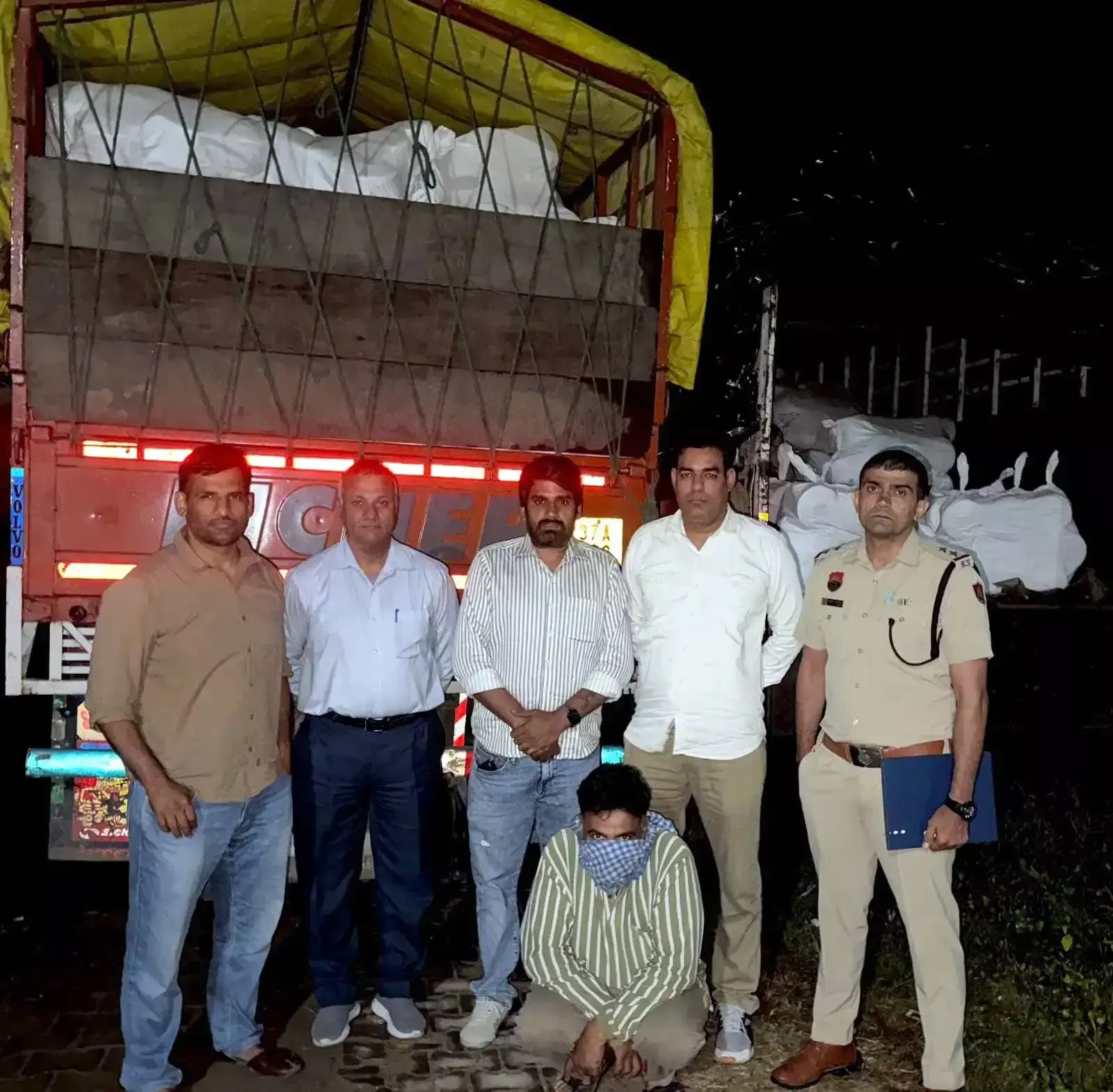 हिसार पुलिस ने दूसरे जिले में की कार्रवाई, भारी मात्रा में धागा बरामद
