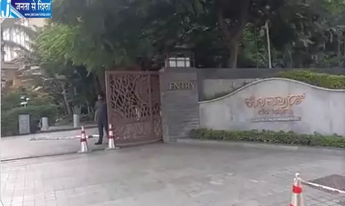 बेंगलुरु के लग्जरी होटल में बड़ा हादसा, स्विमिंग पूल में करंट लगने से दो विदेशी नागरिकों की मौत बेंगलुरु के लग्जरी होटल में बड़ा हादसा, स्विमिंग पूल में करंट लगने से दो विदेशी नागरिकों की मौत