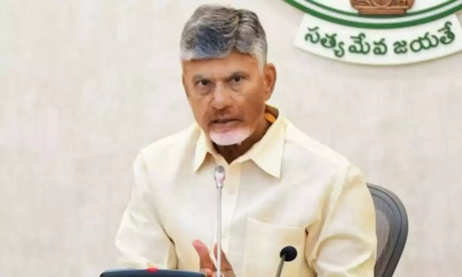 Andhra: प्रभावित परिवारों तक राहत पहुंचने तक सीएम चंद्रबाबू नायडू आराम से नहीं बैठेंगे
