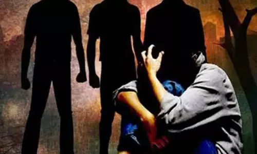 नाबालिग के साथ गैंगरेप, बेकरी के पीछे सुनसान जगह पर ले जाकर वारदात नाबालिग के साथ गैंगरेप, बेकरी के पीछे सुनसान जगह पर ले जाकर वारदात