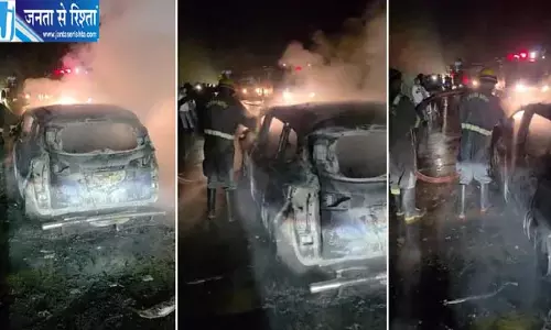 पीलीभीत में छुट्टा पशुओं का आतंक, टक्कर के बाद कार में लगी आग; मची अफरा-तफरी