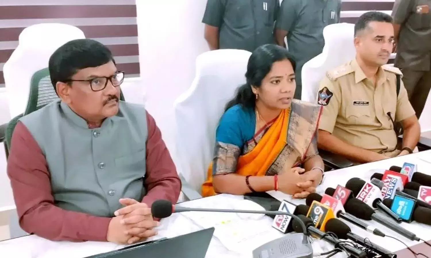 Andhra: मरकापुर, गिद्दलुर नगर पालिकाओं में कल मतदान होगा Andhra: मरकापुर, गिद्दलुर नगर पालिकाओं में कल मतदान होगा