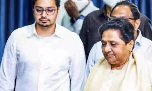 मायावती ने आकाश आनंद को फिर उतारा मैदान में, सहारनपुर से बसपा देगी बड़ा सियासी संदेश मायावती ने आकाश आनंद को फिर उतारा मैदान में, सहारनपुर से बसपा देगी बड़ा सियासी संदेश