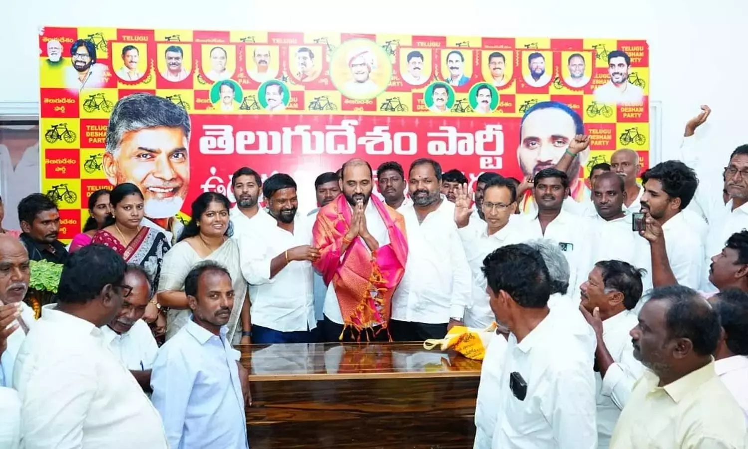 Andhra: स्थानीय निकाय चुनावों में एनडीए गठबंधन ने सीतारामपुरम में जीत हासिल की Andhra: स्थानीय निकाय चुनावों में एनडीए गठबंधन ने सीतारामपुरम में जीत हासिल की