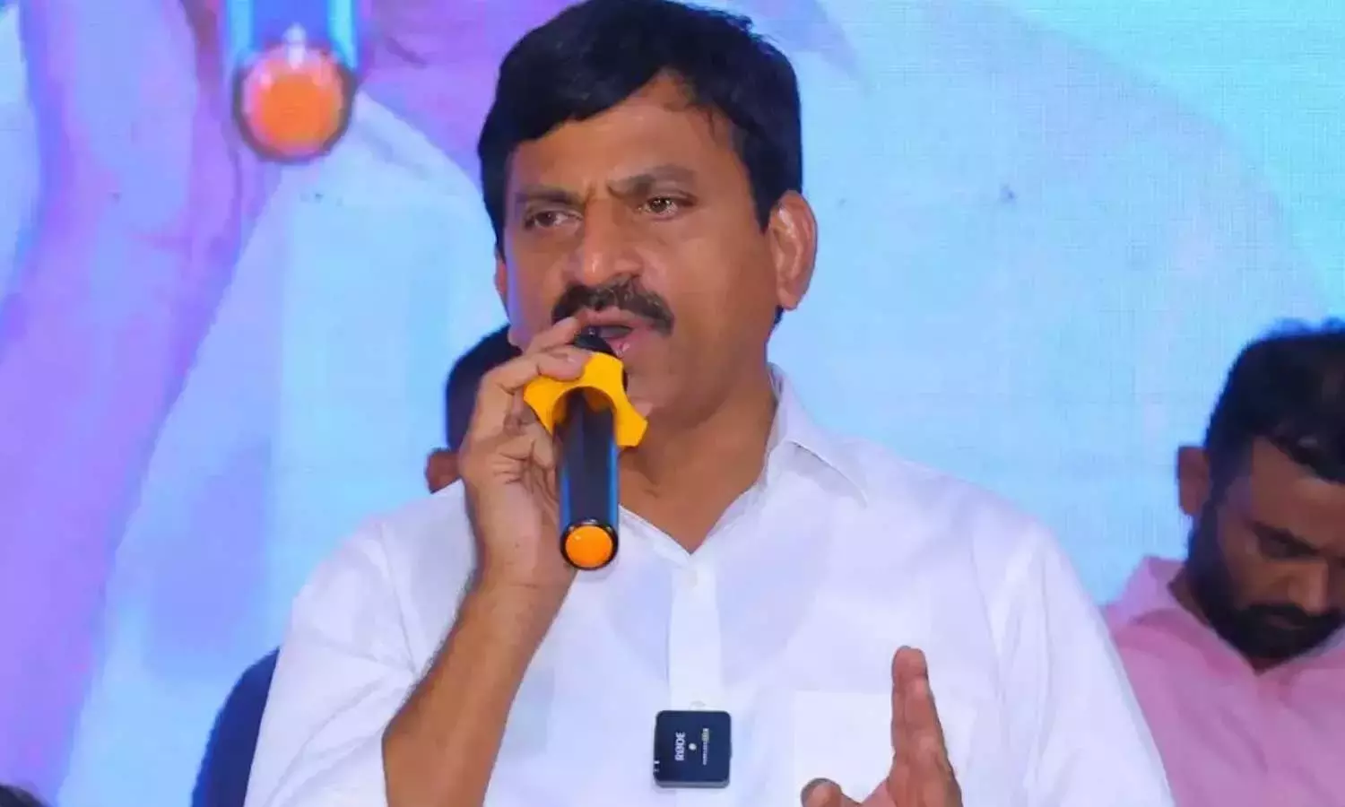 एडुलापुरम को एक मॉडल नगर पालिका के रूप में विकसित करेंगे: पोंगुलेटी श्रीनिवास रेड्डी एडुलापुरम को एक मॉडल नगर पालिका के रूप में विकसित करेंगे: पोंगुलेटी श्रीनिवास रेड्डी