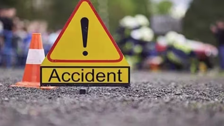 सड़क हादसे का शिकार हुई मिजोरम की महिला, हालत गंभीर सड़क हादसे का शिकार हुई मिजोरम की महिला, हालत गंभीर