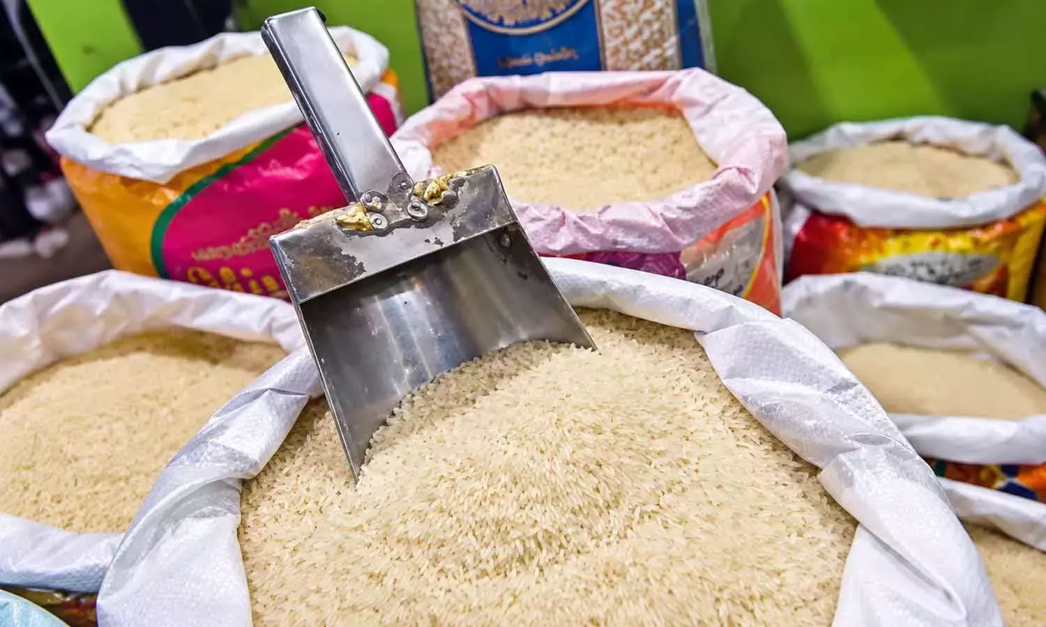 Telangana: महंगाई पर अंकुश लगाने के लिए उत्तम ने चावल की कीमत 66 रुपये प्रति किलोग्राम तय की