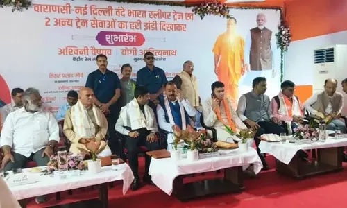 प्रयागराज से बनारस जाने वाले यात्रियों को बड़ी सौगात, रामबाग स्टेशन से MEMU ट्रेन रवाना