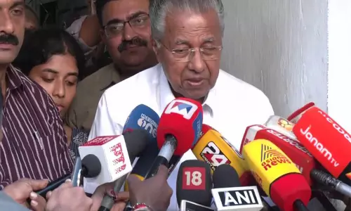 कोच्चि हादसे में बड़ा विवाद, प्रभावशाली लोगों को बचाने के आरोपों से मचा हड़कंप कोच्चि हादसे में बड़ा विवाद, प्रभावशाली लोगों को बचाने के आरोपों से मचा हड़कंप
