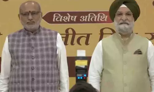 सरदार पटेल की 151वीं जयंती पर आयोजन, उपराष्ट्रपति और LG ने दी श्रद्धांजलि सरदार पटेल की 151वीं जयंती पर आयोजन, उपराष्ट्रपति और LG ने दी श्रद्धांजलि