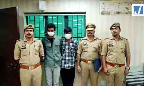 मोबाइल स्नैचिंग गैंग का पर्दाफाश, 17 मोबाइल-चोरी की बाइक के साथ दो बदमाश गिरफ्तार मोबाइल स्नैचिंग गैंग का पर्दाफाश, 17 मोबाइल-चोरी की बाइक के साथ दो बदमाश गिरफ्तार