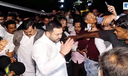 दिल्ली में खरगे और तेजस्वी की बैठक दिल्ली में खरगे और तेजस्वी की बैठक
