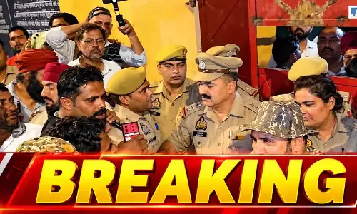BREAKING: आजम खान और बेटे अब्दुल्ला की रिहाई से पहले रामपुर जेल पहुंची ED BREAKING: आजम खान और बेटे अब्दुल्ला की रिहाई से पहले रामपुर जेल पहुंची ED