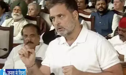 मॉक पार्लियामेंट में राहुल गांधी के तीखे तेवर, CEC को दी चेतावनी मॉक पार्लियामेंट में राहुल गांधी के तीखे तेवर, CEC को दी चेतावनी