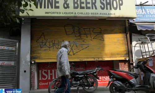 शराब कारोबार के समर्थन में उतरे लद्दाख के व्यापारी, निष्पक्ष नीति की मांग शराब कारोबार के समर्थन में उतरे लद्दाख के व्यापारी, निष्पक्ष नीति की मांग
