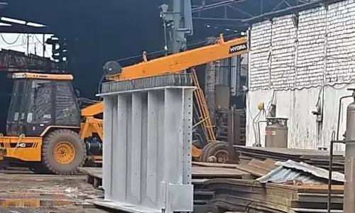 हाईटेंशन तार गिरने से मजदूर की मौत, परिजनों का हंगामा