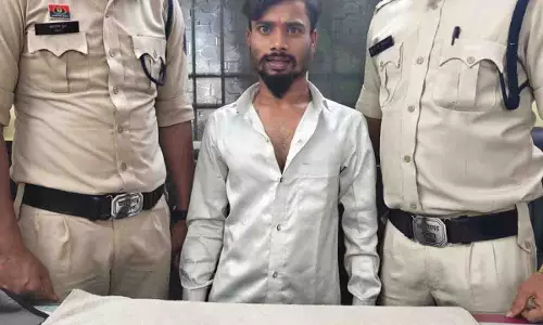 रायपुर में चाकू लेकर घूम रहा युवक गिरफ्तार, रामनगर पुलिस ने की कार्रवाई रायपुर में चाकू लेकर घूम रहा युवक गिरफ्तार, रामनगर पुलिस ने की कार्रवाई