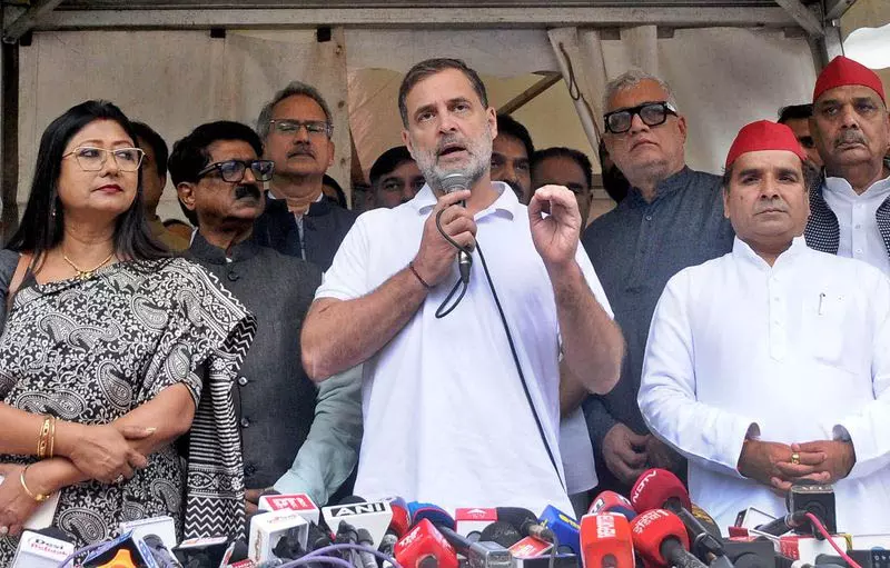 सीईसी के महाभियोग प्रस्ताव पर राहुल गांधी का बयान सीईसी के महाभियोग प्रस्ताव पर राहुल गांधी का बयान