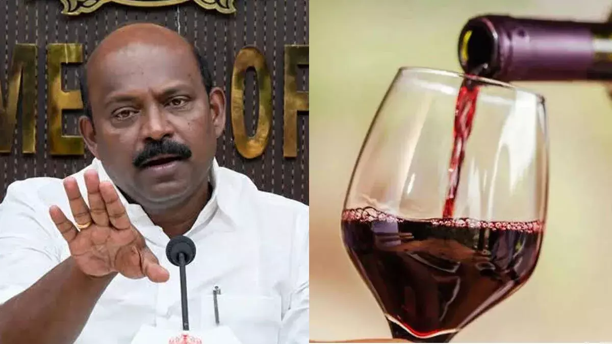 आबकारी विभाग में बड़ी कार्रवाई: 2 अधिकारी सस्पेंड आबकारी विभाग में बड़ी कार्रवाई: 2 अधिकारी सस्पेंड