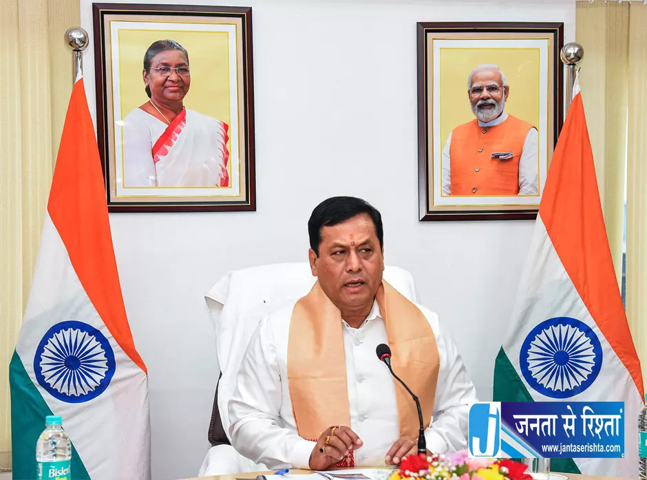 फारस की खाड़ी में LNG जहाज पर हमला, छह भारतीय नाविक सुरक्षित फारस की खाड़ी में LNG जहाज पर हमला, छह भारतीय नाविक सुरक्षित