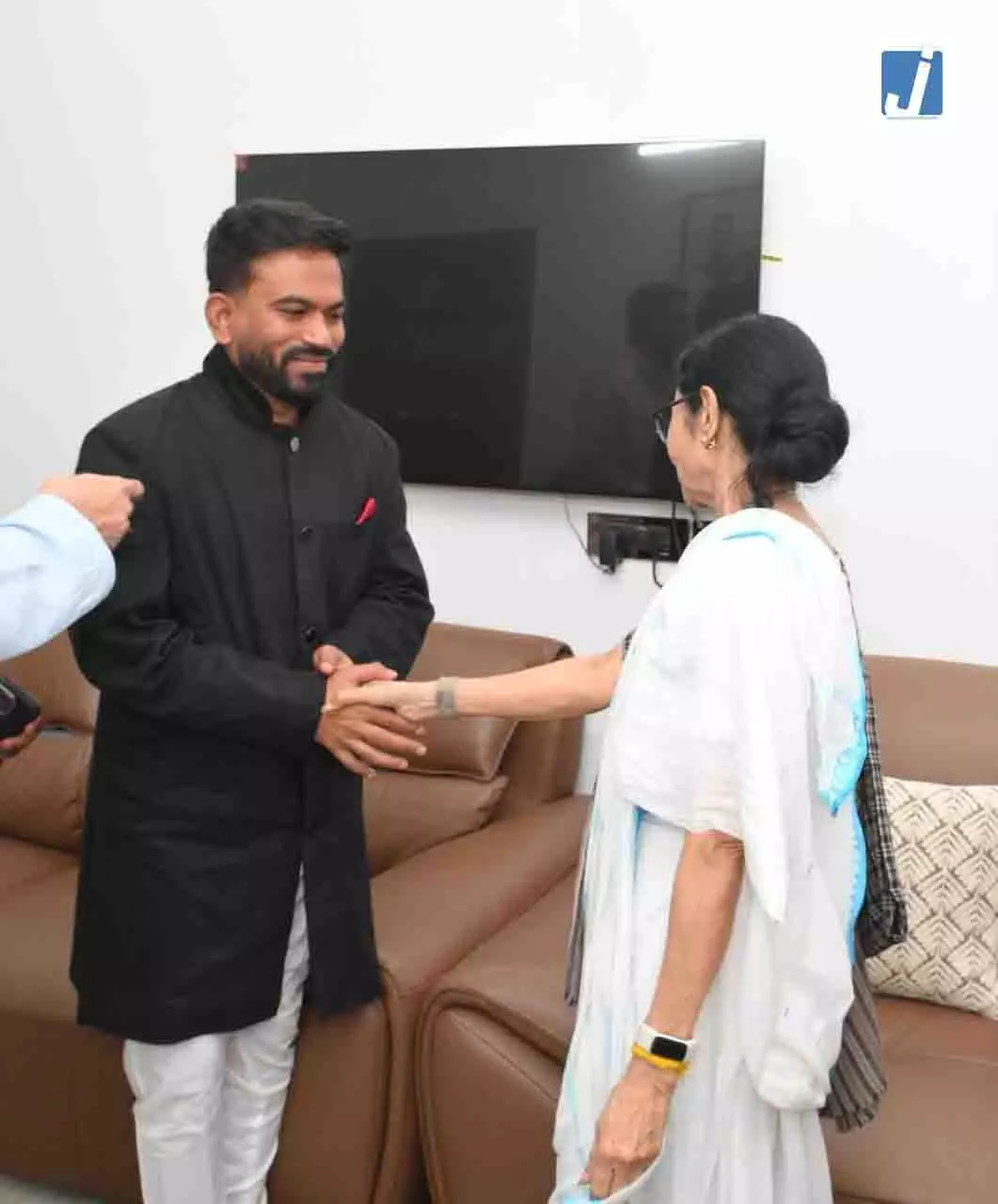 ममता बनर्जी से मिले CJP संस्थापक अभिजीत दिपके ममता बनर्जी से मिले CJP संस्थापक अभिजीत दिपके